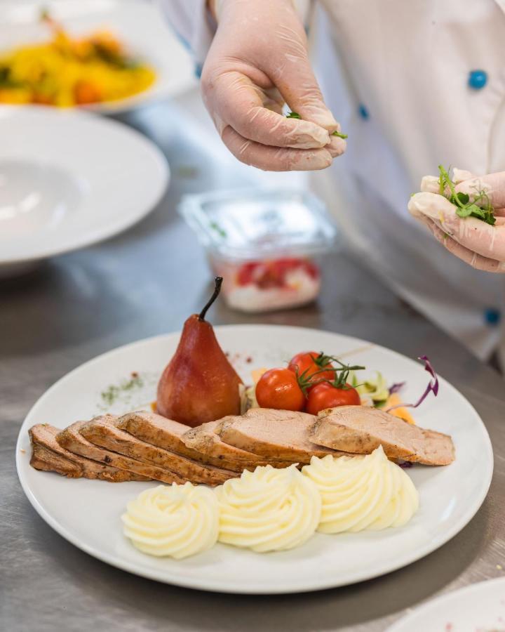 Crama Jelna Resort & Spa Orheiu Bistriţei Zewnętrze zdjęcie
